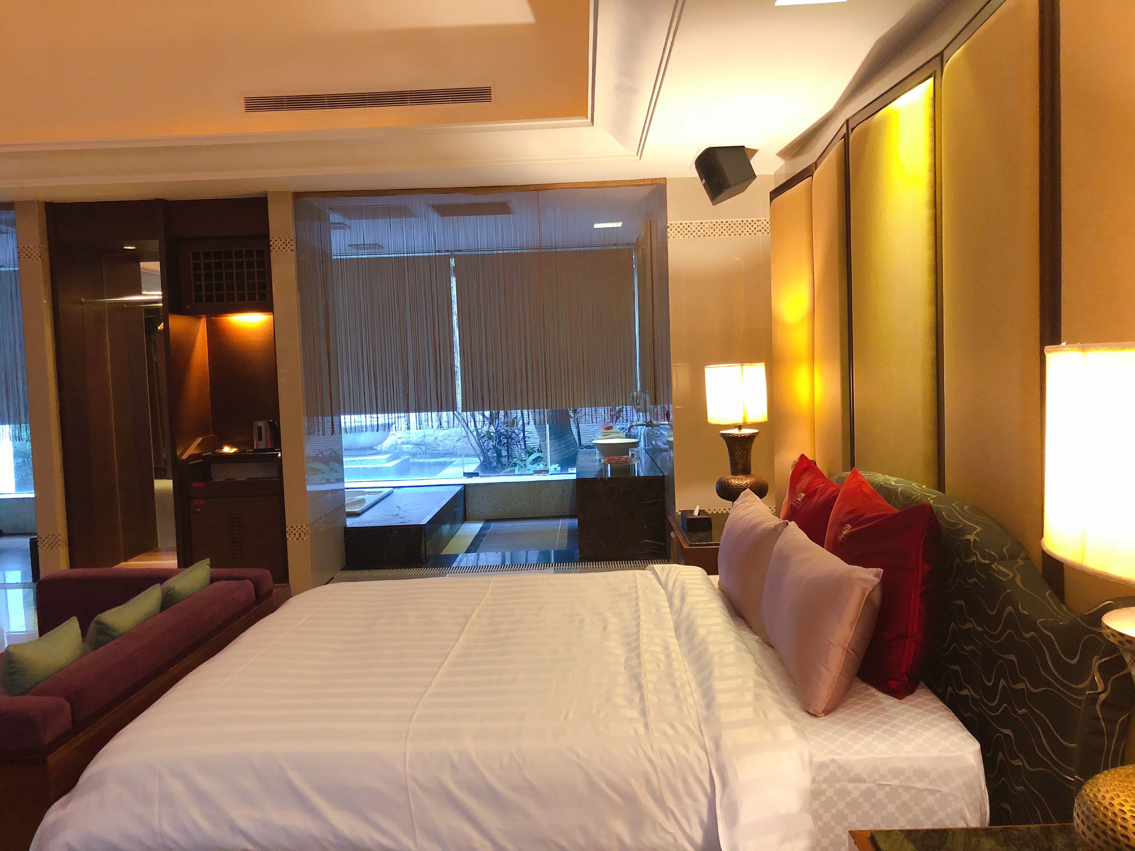 superior double room | minibar