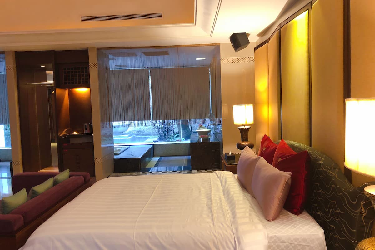 superior double room | minibar