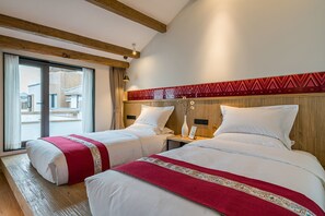 Phòng 2 giường đơn Superior | Két bảo mật tại phòng, bàn, màn/rèm cản sáng 