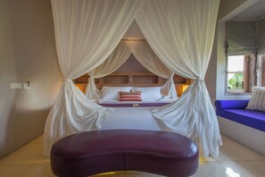 In-room safe, desk, iron/ironing board, cribs/infant beds - Villa Sky Li By Nagisa Bali (Seminyak)