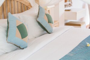 3 bedrooms, in-room safe, iron/ironing board, cribs/infant beds - Club Corner Residence by Nagisa Bali (Canggu)