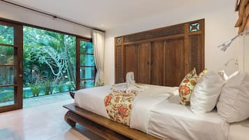 In-room safe, desk, cots/infant beds, rollaway beds