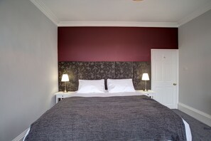 2 slaapkamers, een strijkplank/strijkijzer, reisbedje, gratis wifi