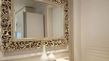 The BURBERRY Residence | Room amenity