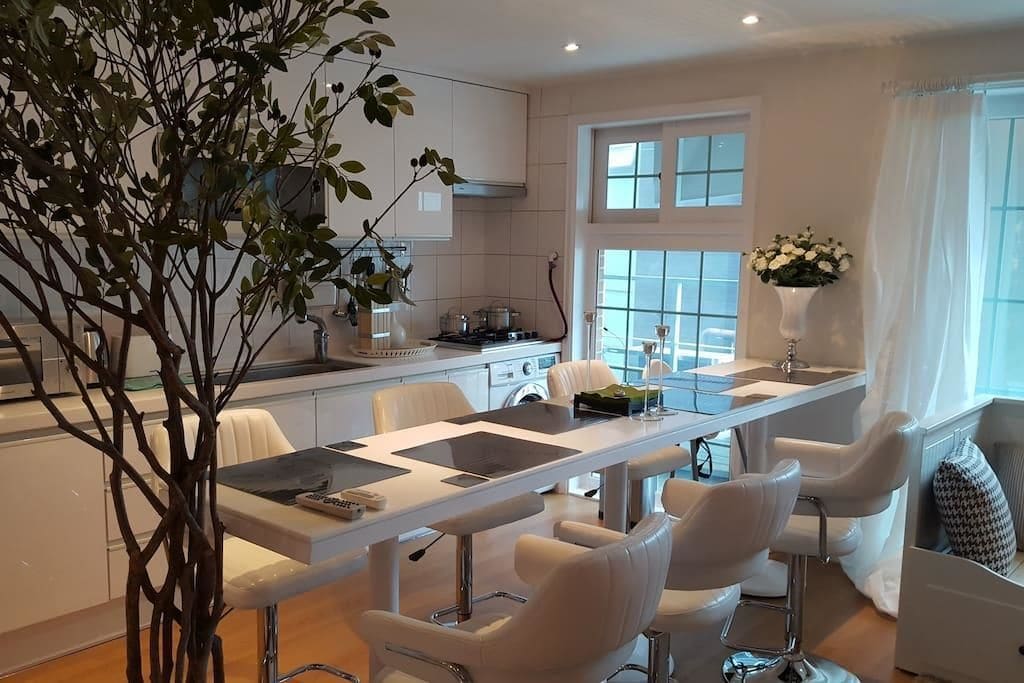 The Kings Park Suite | In-room dining