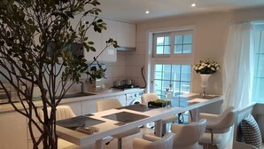 The Kings Park Suite | In-room dining - The Kings Park Residence (Seoul)