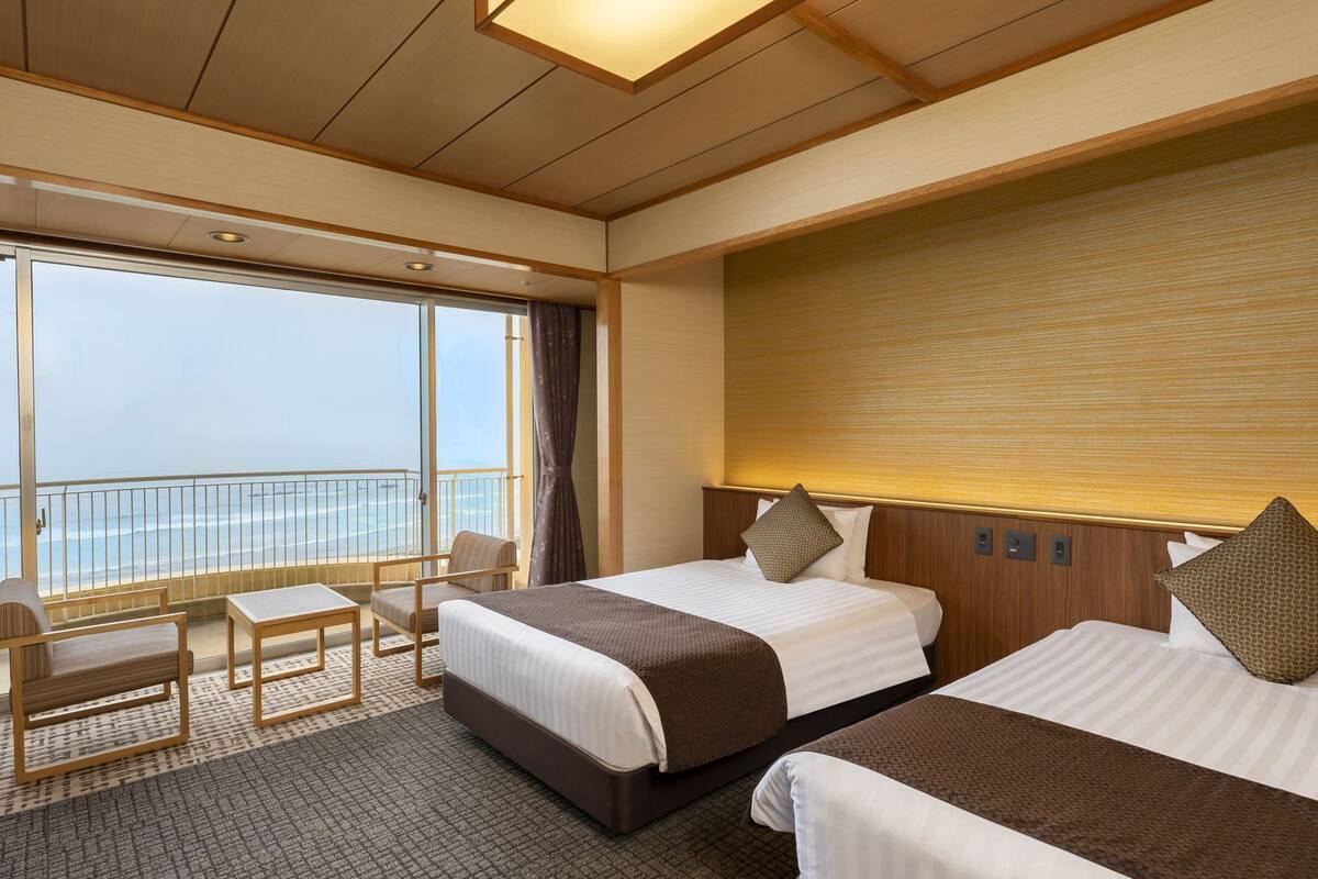 In-room safe, desk, WiFi (free)