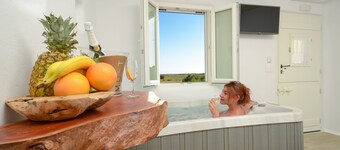 Grand Sea View Signature Suite with Jacuzzi