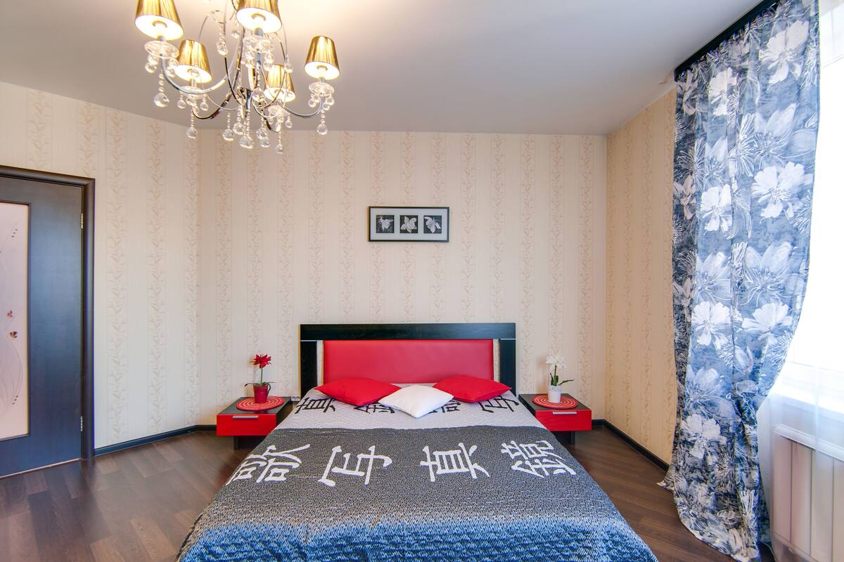 Premier Apartment, 2 Bedrooms | 1 bilik tidur, meja, seterika/papan seterika, Wi-fi percuma