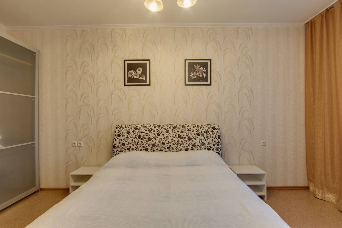 Apartment, 2 Bedrooms, Balcony | 1 bilik tidur, meja, seterika/papan seterika, Wi-fi percuma