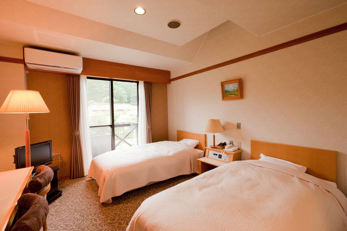 客房 (Western Style Room, 19 sqm)