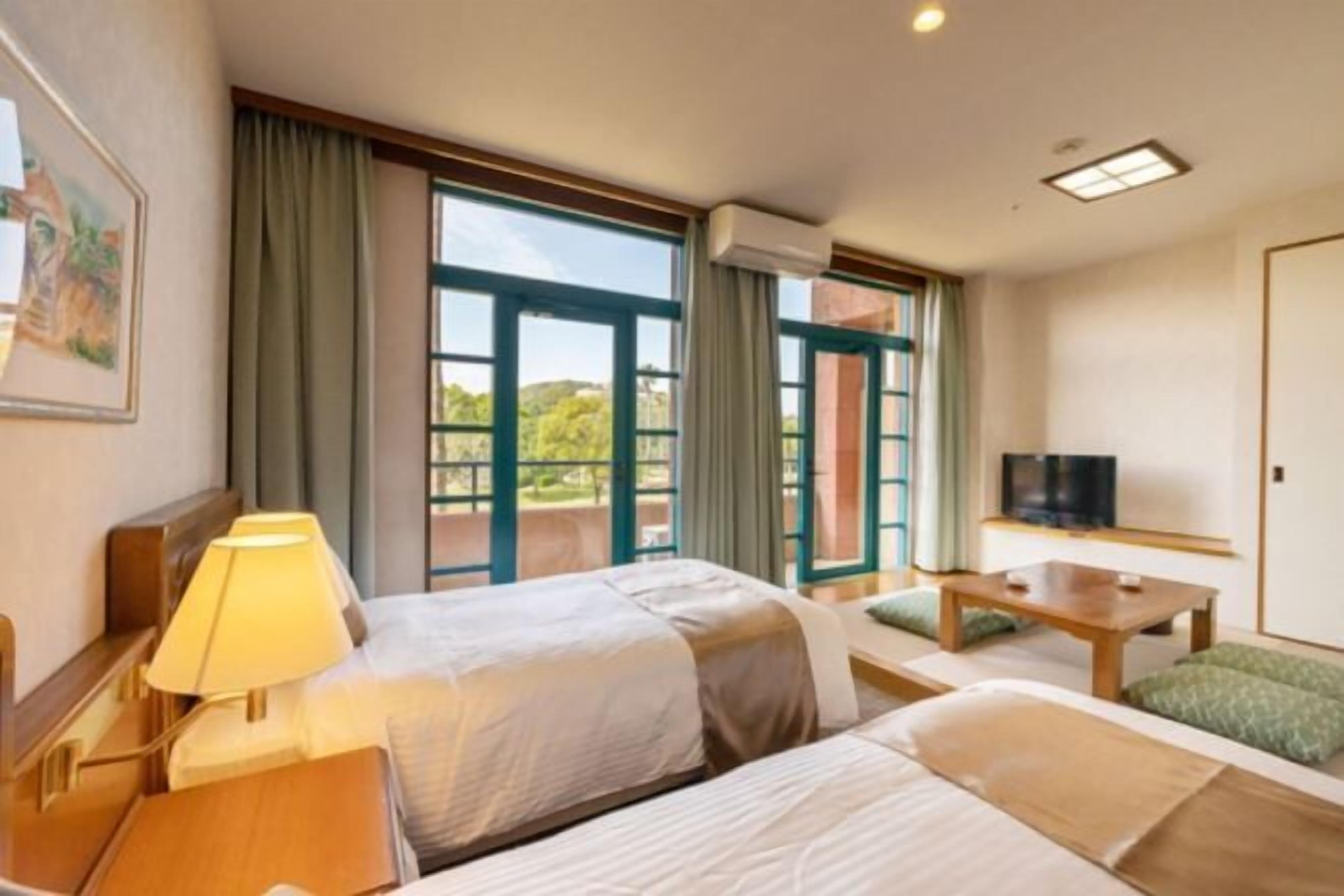 WiFi (無料)、ベッドシーツ