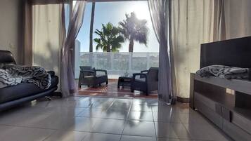 TV connectée, table de tennis de table