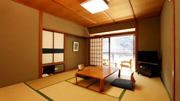 Chambre Tradition (Japanese Style for 4 Guests)