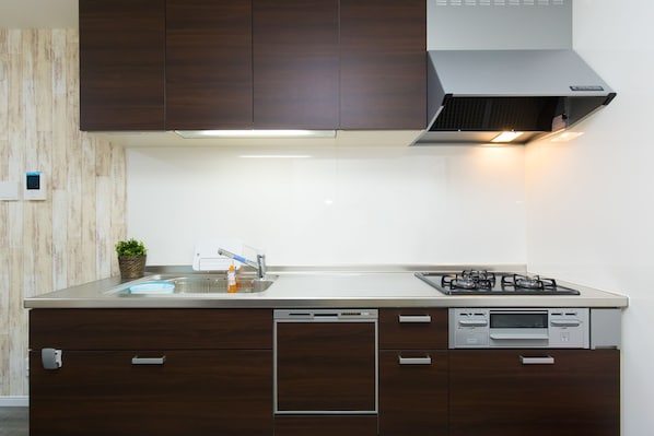 Hus (Japanese) | Eget kjøkken | Kjøleskap, mikrobølgeovn, kokeplater og oppvaskmaskin