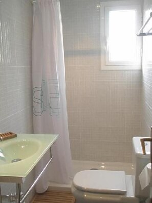 Baignoire, serviettes fournies