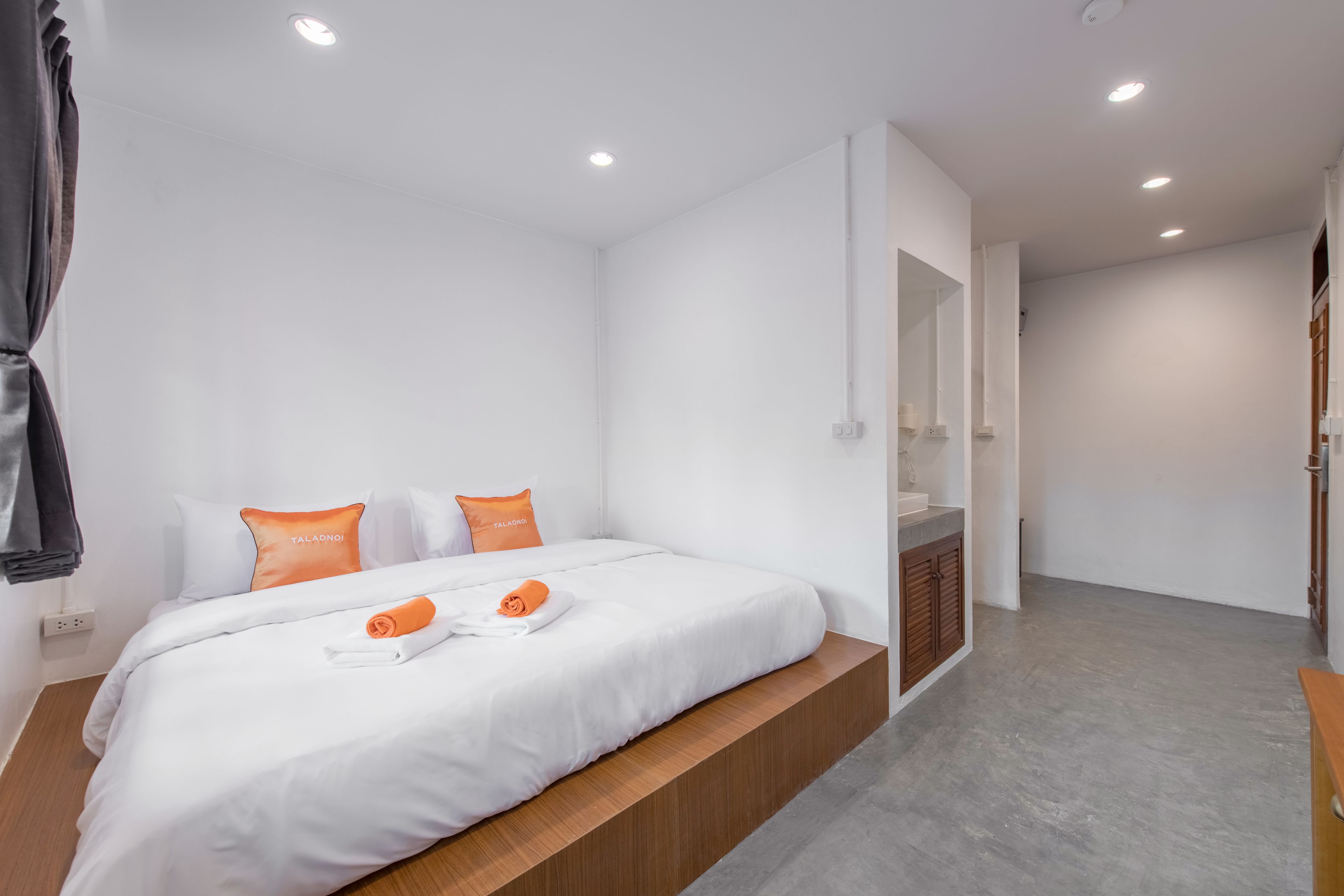 Standard Double Room with Private Bathroom