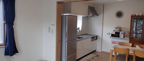 Standard Room, Non Smoking | Private kitchenette | Fridge, microwave