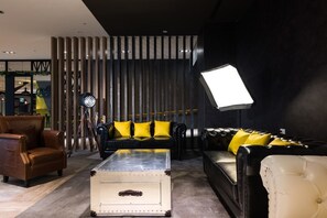 Lobby sitting area - Hotel Half (Taichung)