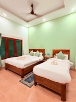 Deluxe Double or Twin Room, Multiple Beds | Free WiFi, wheelchair access
