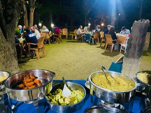 Petit déjeuner continental servi tous les jours en supplément