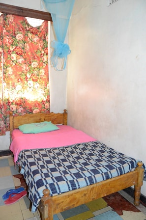 Single Room | Desk, bed sheets - Nairobi Kitale Hotel (Nairobi)