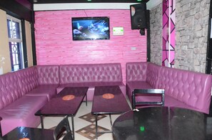 Lounge - Nairobi Kitale Hotel (Nairobi)