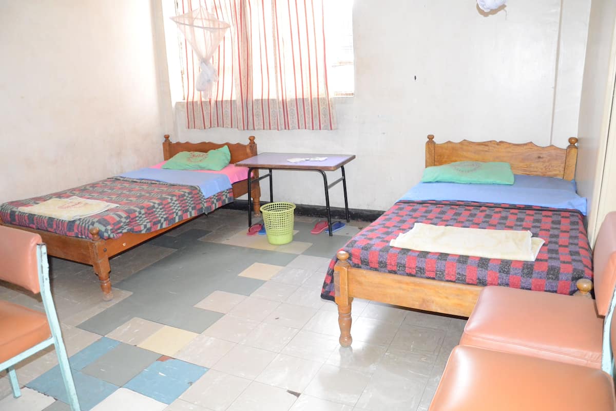 Standard Double Room | Desk, bed sheets