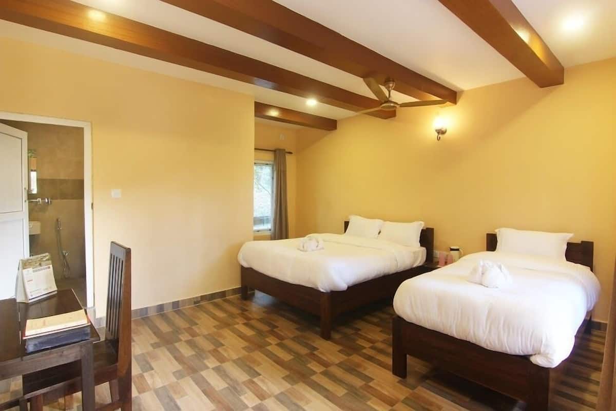 Family Triple Room | 1 bedroom, premium bedding, in-room safe, desk