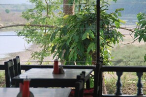 Dining - Chitwan Tiger Camp (Sauraha)