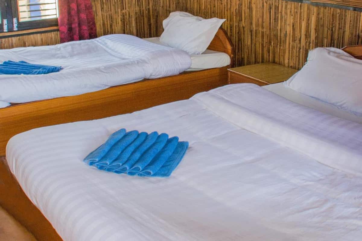 Deluxe Room, 1 Bedroom | 1 bedroom, premium bedding, in-room safe, desk