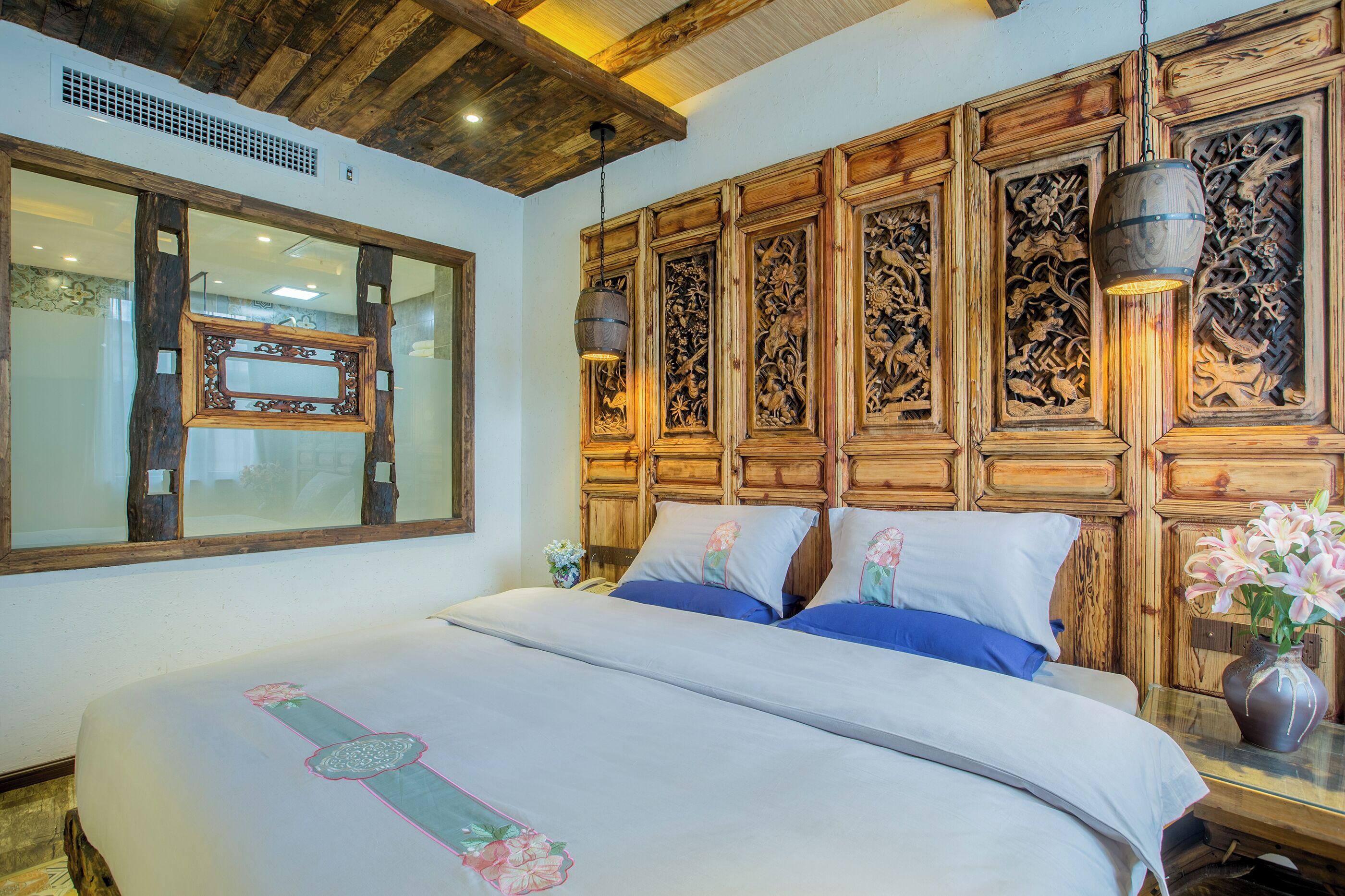 Habitación familiar | Minibar, decoración personalizada y muebles diferentes 