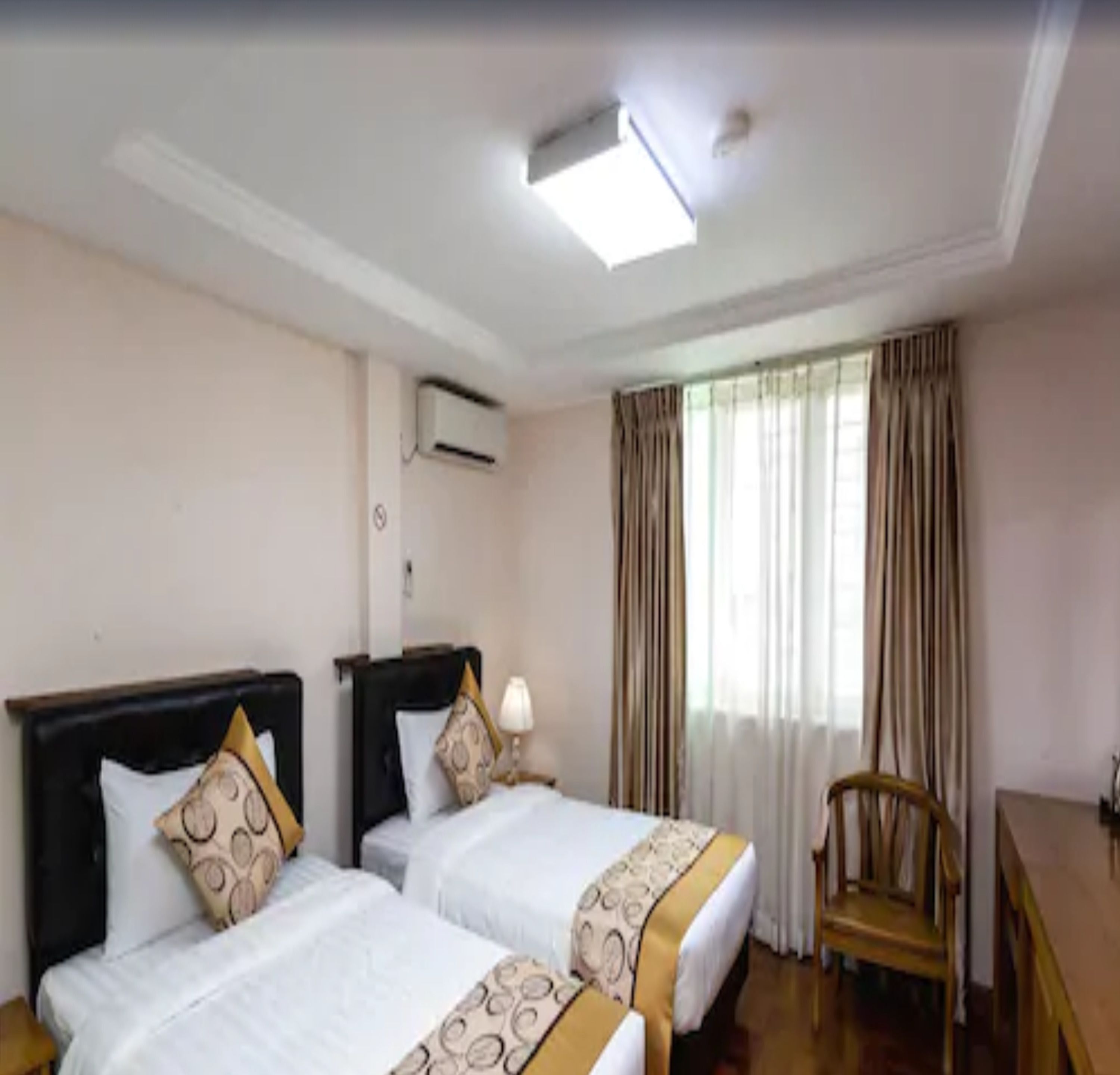 deluxe double room | minibar, in-room safe, desk, free wifi