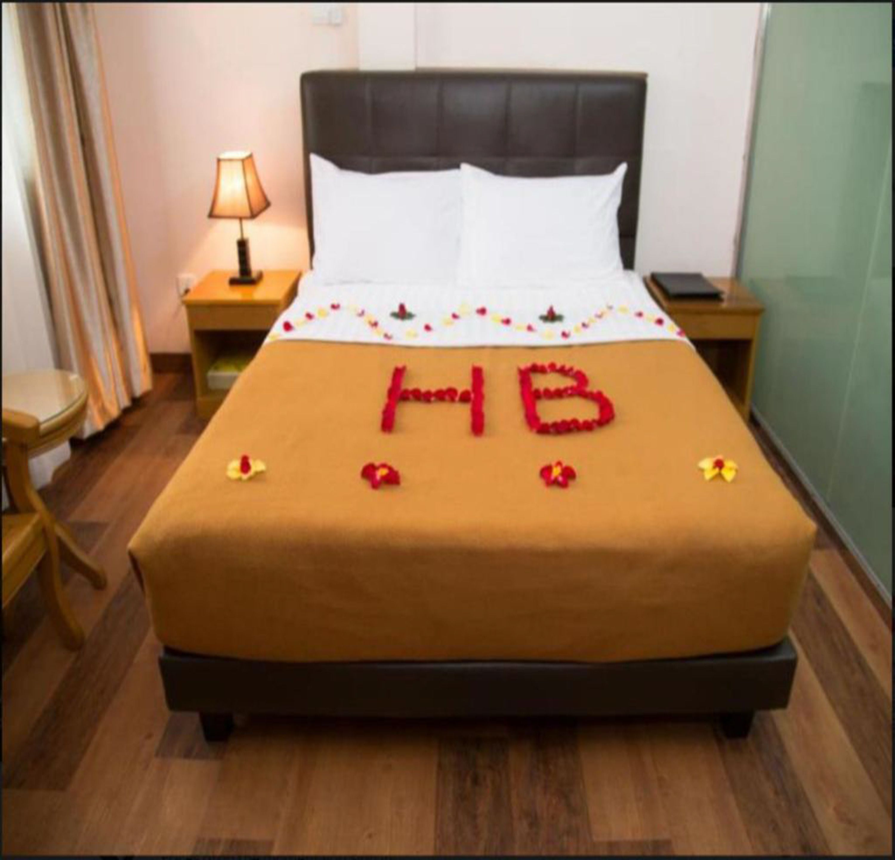 superior double room | minibar, in-room safe, desk, free wifi