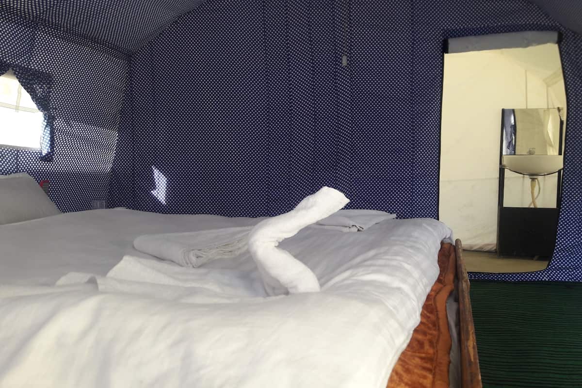 Deluxe Room | Blackout drapes, rollaway beds