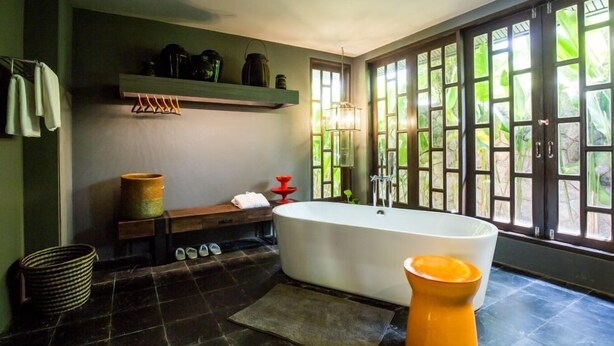 Baignoire relaxante profonde