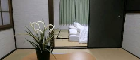 In-room safe, soundproofing, iron/ironing board, free WiFi