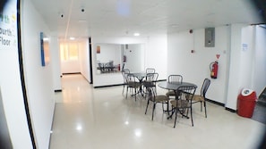 Interior - Econo Lodge (Dar es Salaam)