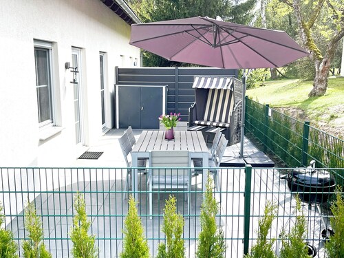 Traumhaft gelegenes Ferienhaus für Familien & Hund, umzäunt, 200m zum Plauer See