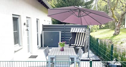 Traumhaft gelegenes Ferienhaus für Familien & Hund, umzäunt, 200m zum Plauer See