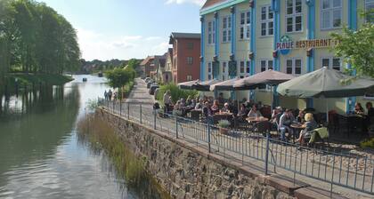 Traumhaft gelegenes Ferienhaus für Familien & Hund, umzäunt, 200m zum Plauer See