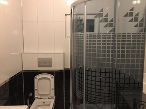 Standard Double Room | Bathroom