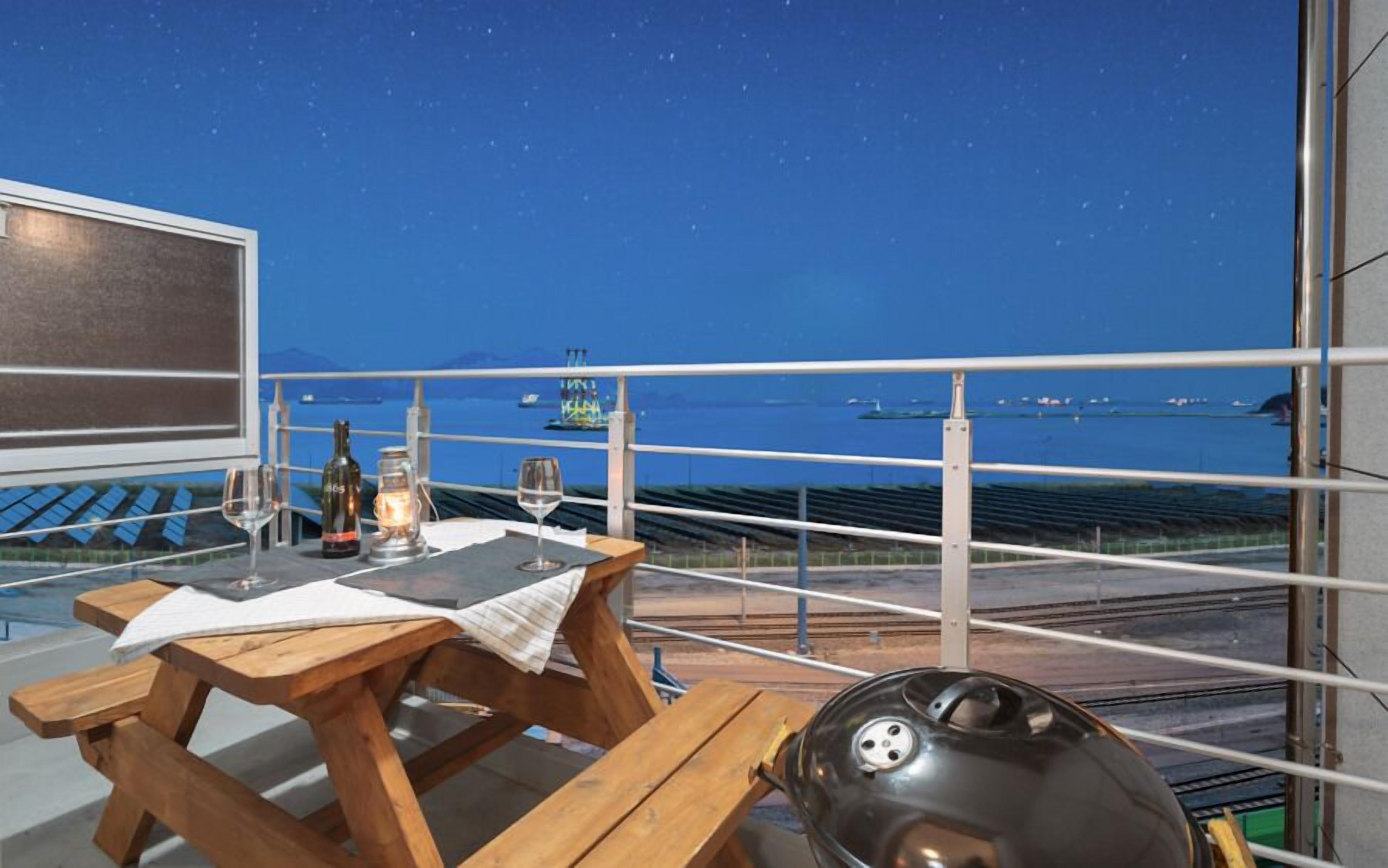 Studio (3F) | Balcony