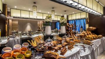 Bữa sáng buffet hàng ngày (125 SAR/mỗi người)