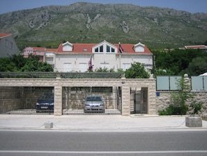 Esterni