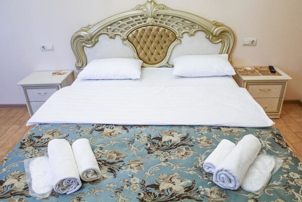 Cottage, 3 Bedrooms | Desk, soundproofing, free WiFi - Dasn Hall Domodedovo (Domodedovo)