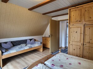 1 bedroom, WiFi, bed sheets