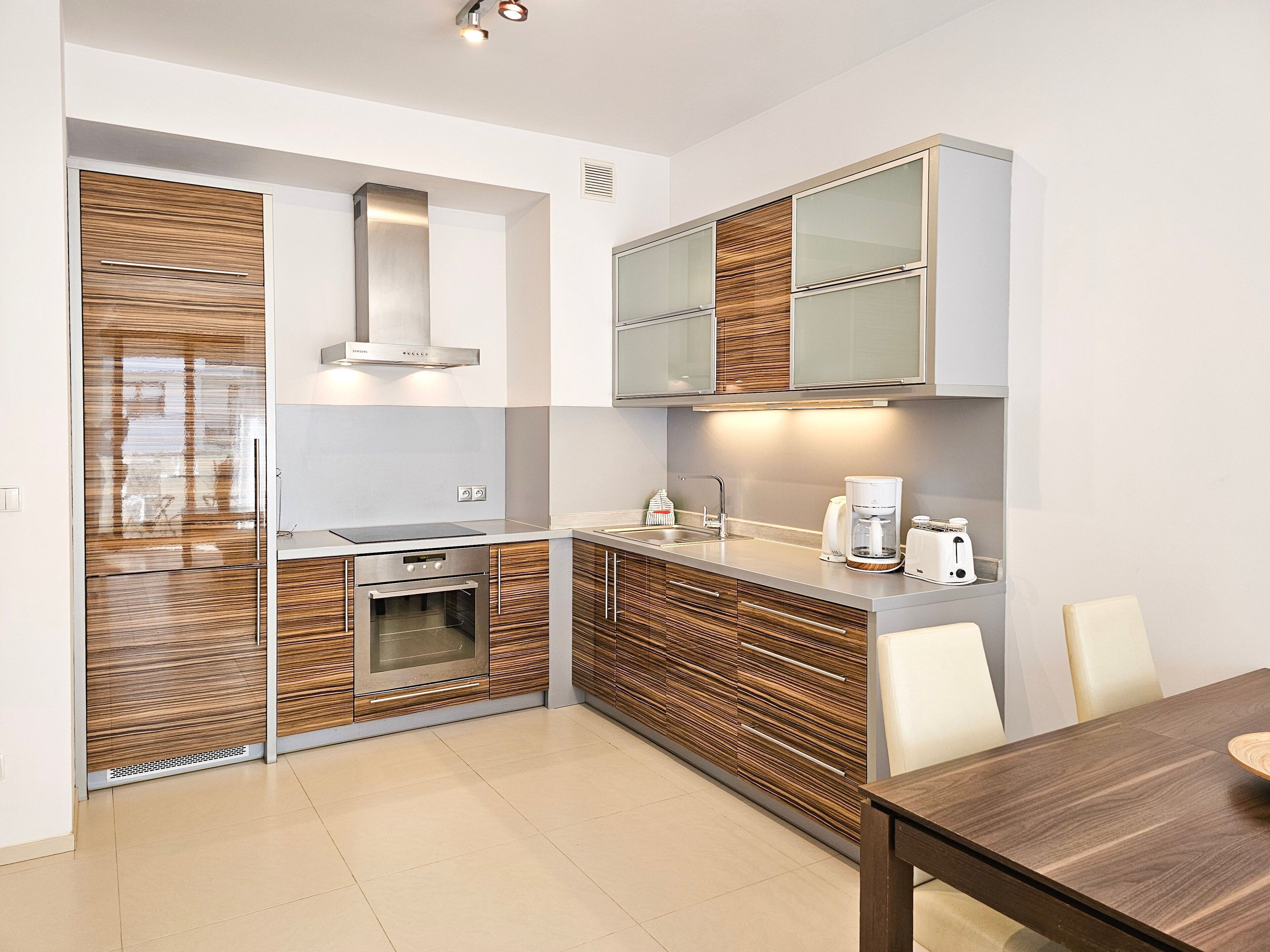 Fridge, oven, dishwasher