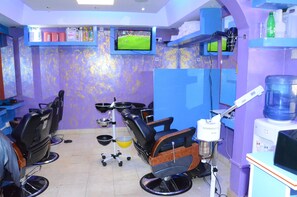 Hair salon - Tents Hotel (Nairobi)