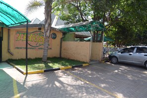 مدخل المنشأة